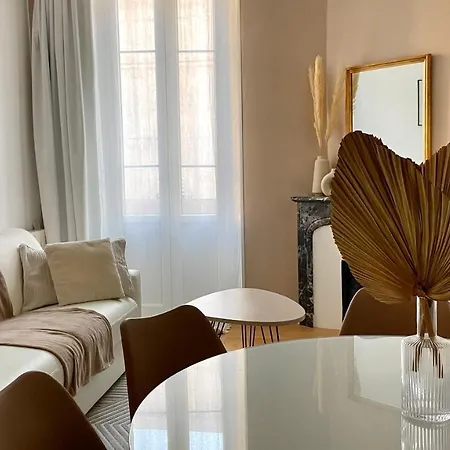 3 étoiles, Chaleureux Et Bien équipé Cannes